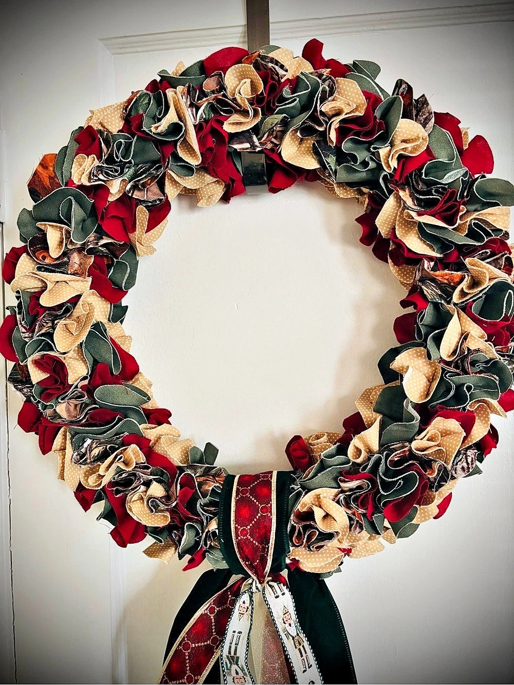 Green & Red Multicolor Ribbon Wreath - Picture 2 of 3
